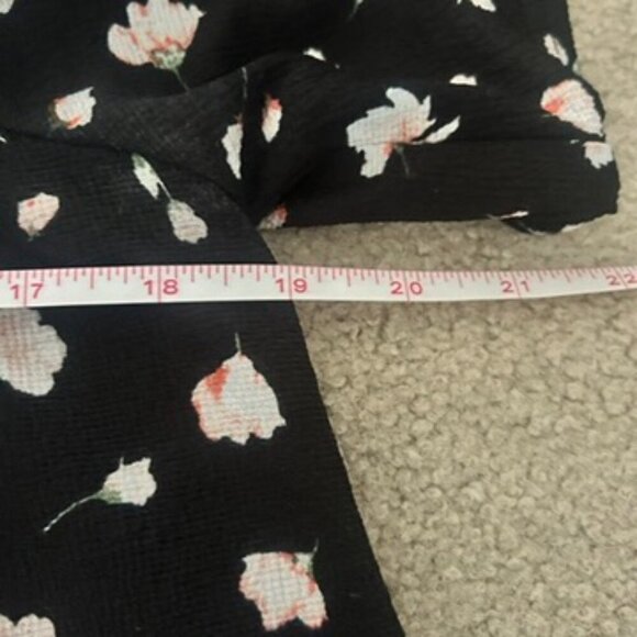 black floral top - Picture 7 of 8